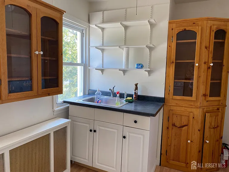 74 Raritan Ave #3 — Photo 4