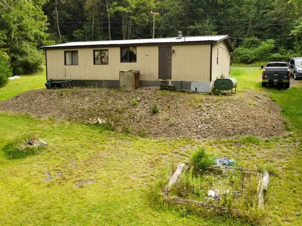 886 Ashland Rd, Osceola Mills, PA 16666
