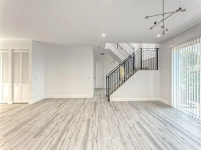 3 bed, 3.0 bath, $4,995 — Photo 4