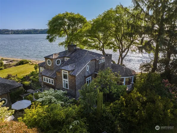 7241 Lighthouse Lane NE, Olympia, WA 98506