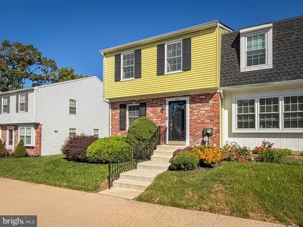 800 Seminole Gdns, Ambler, PA 19002