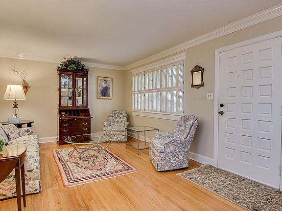 5th image of 2902 Pineview Road