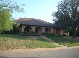 4525 Woodcrest Cir, Wichita Falls, TX 76309