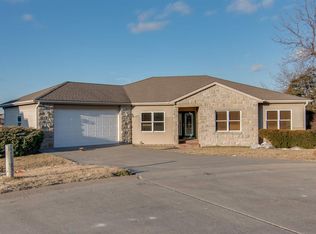 2127 Plymouth Rd, Manhattan, KS 66503
