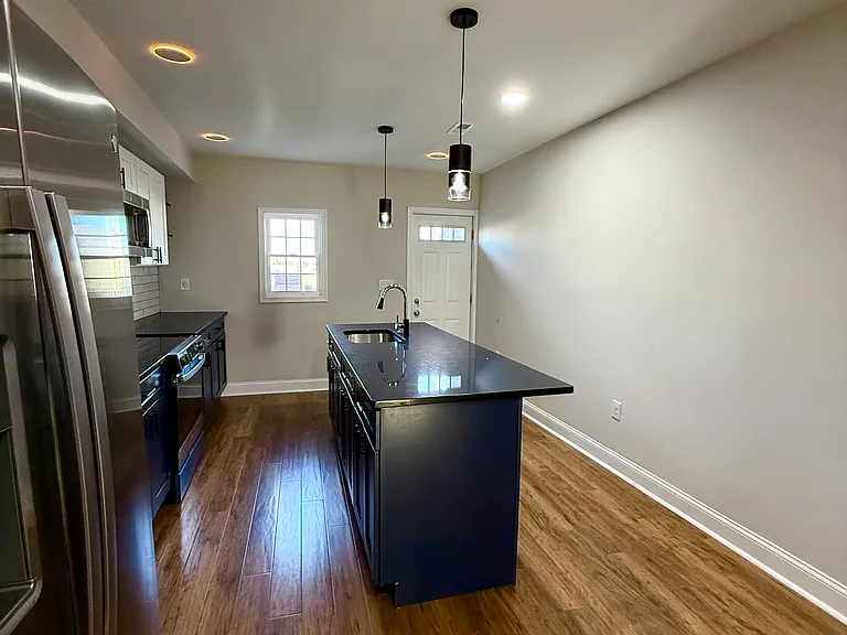 143 N Patterson Park Ave — Photo 5