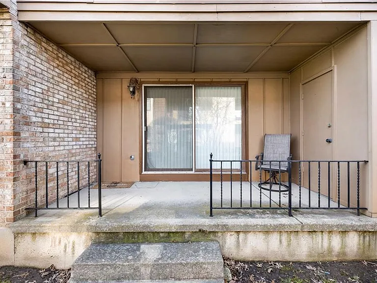 80 Groton Dr #2 — Photo 10