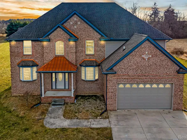 2077 Heiss Rd, Monroe, MI 48162