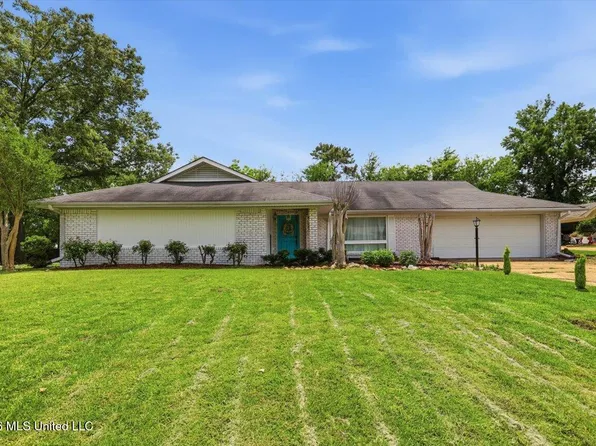 300 Church St, Clinton, MS 39056