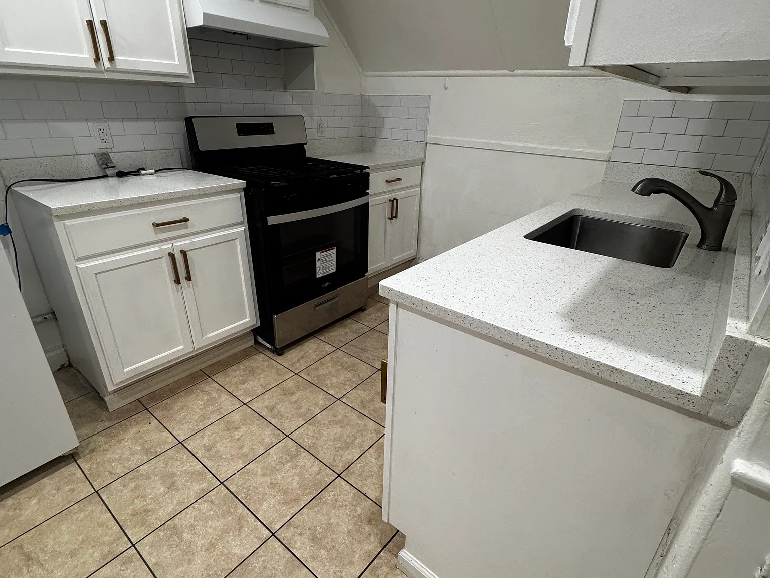 3 bed, 1300 sqft, $1,200 — Photo 4