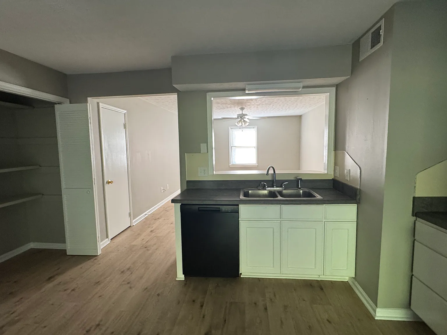 2 bed, 2.0 bath, 1200 sqft, $995 — Photo 4