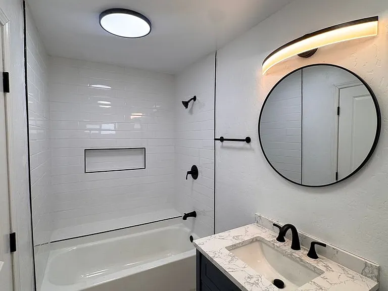 2719 E Norwich Ave — Photo 14