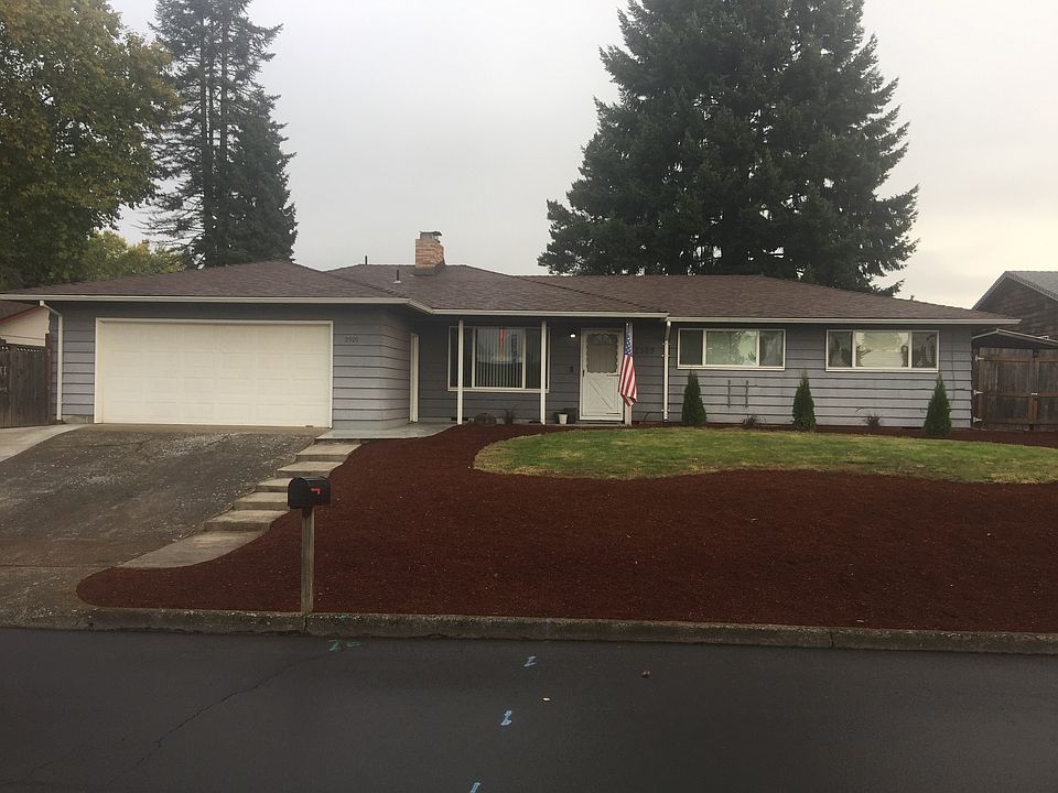 1st image of 2509 SE Spruce St