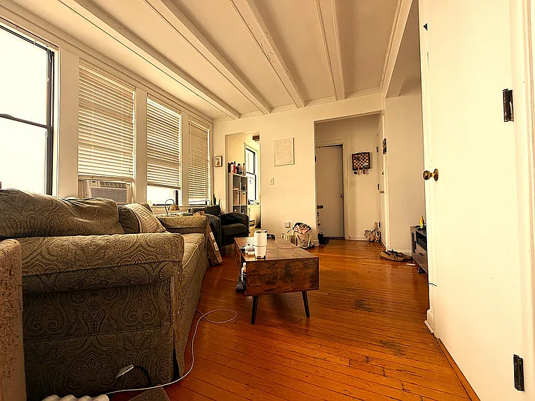 26 Commonwealth Ter #18 — Photo 15