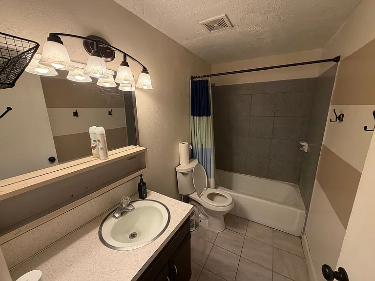 811 S 75 E — Photo 7