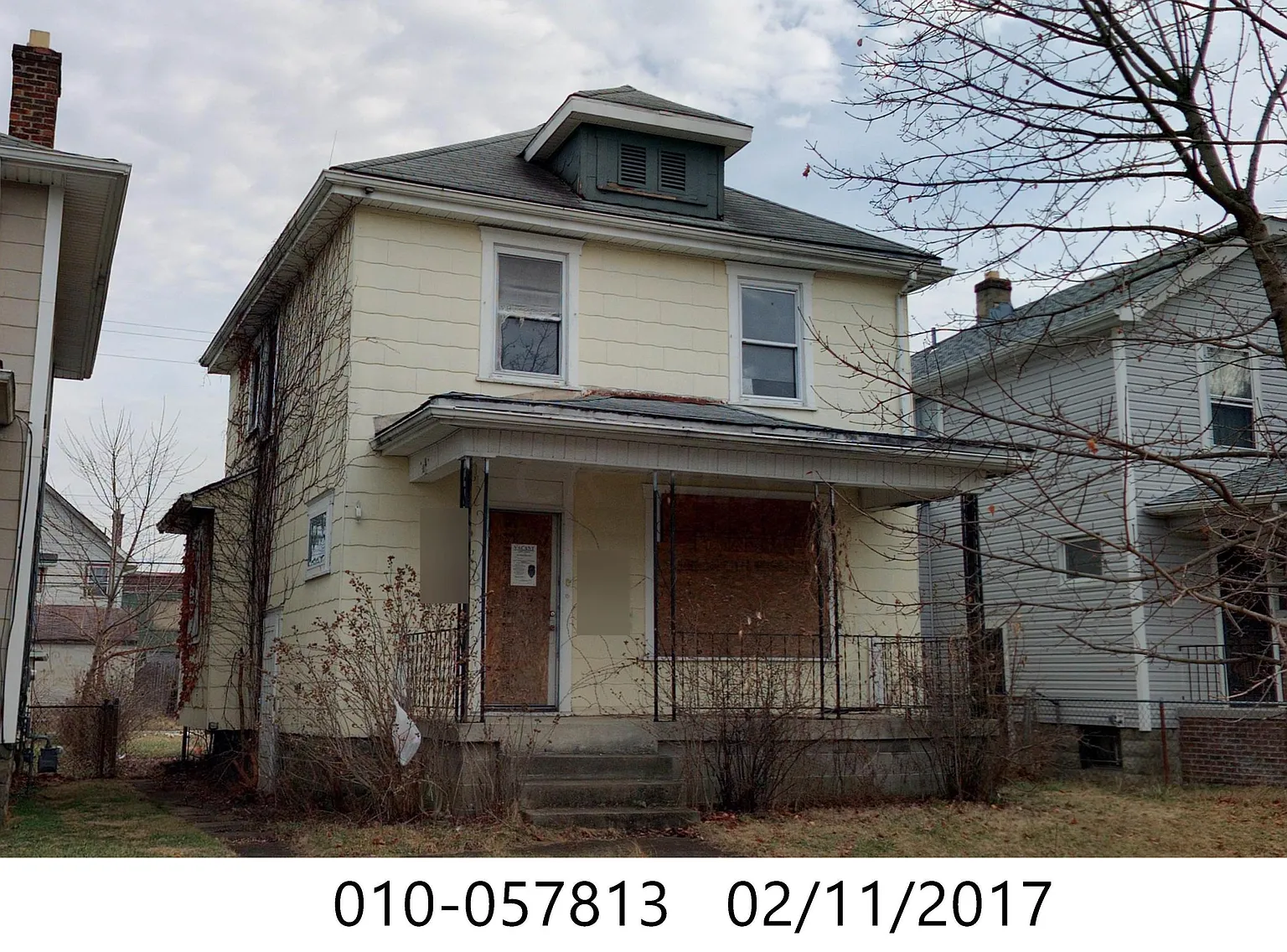 946 Carpenter St photo 1
