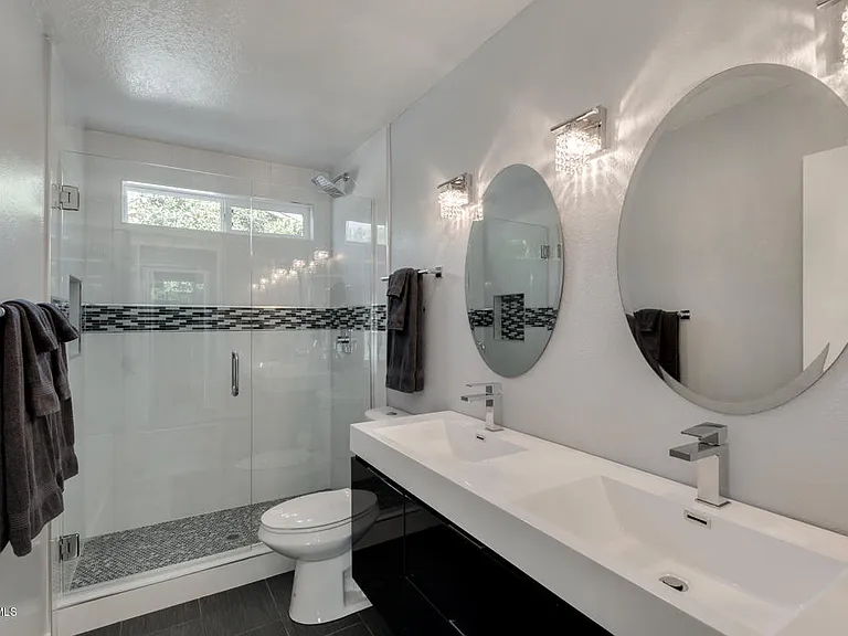 1115 W Barrow Dr — Photo 26