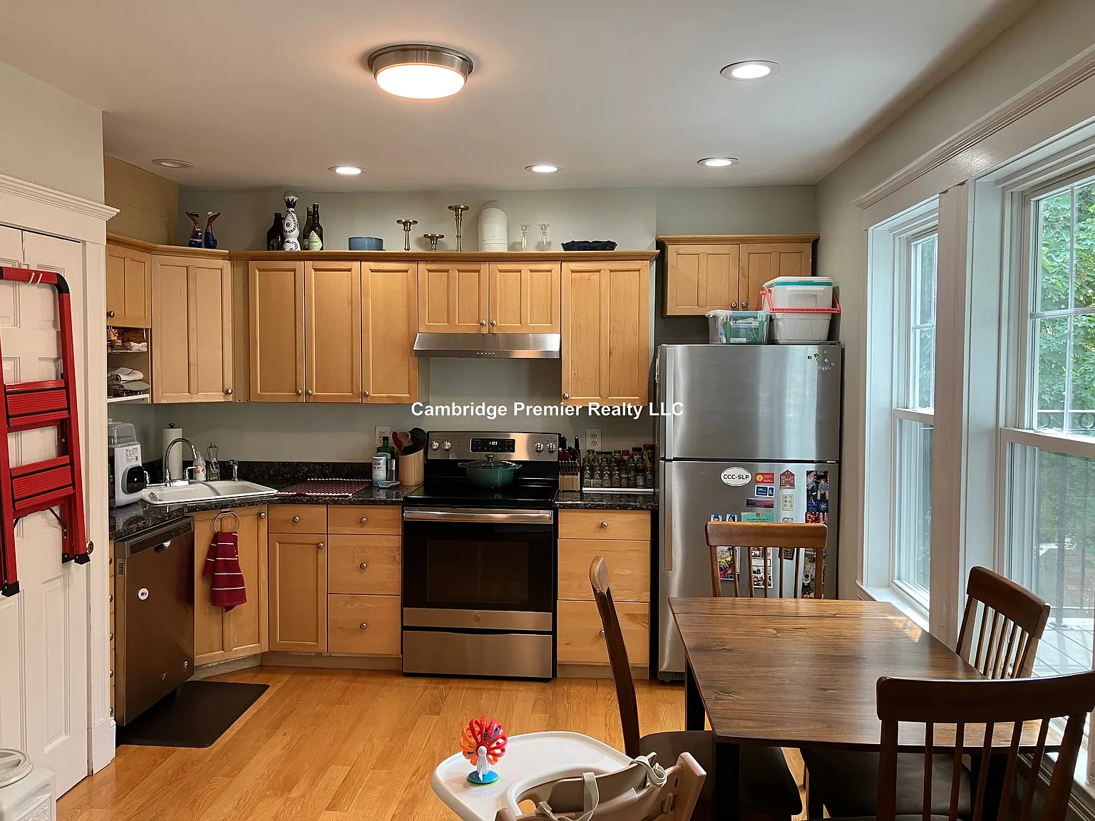 4 bed, 2.0 bath, $4,250 — Photo 1