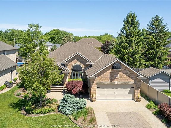 3rd image of 606 George Kennedy Way