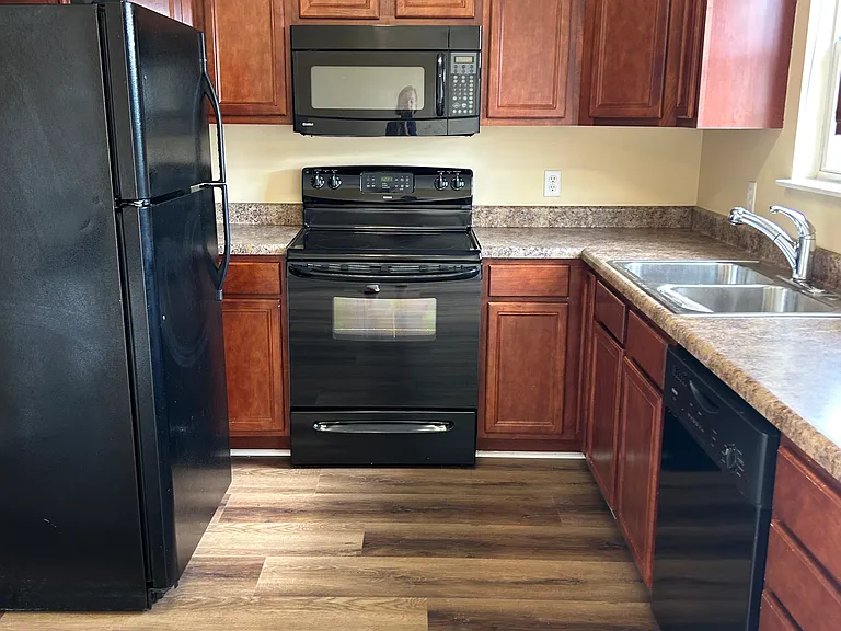 1600 Meadow Spring Dr #3 — Photo 5