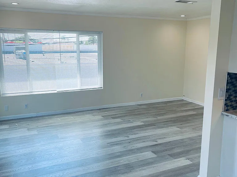 1129 N Barston Ave — Photo 9