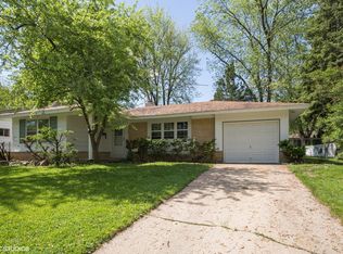 517 E Elk Grove Blvd, Elk Grove Village, IL 60007