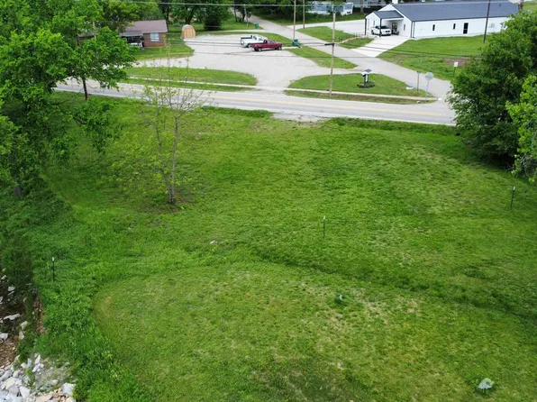 610 N Panther Ave, Yellville, AR 72687
