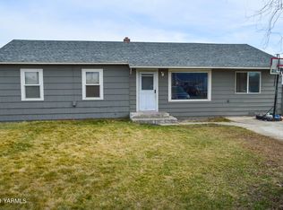1809 S 8th Ave, Yakima, WA 98902