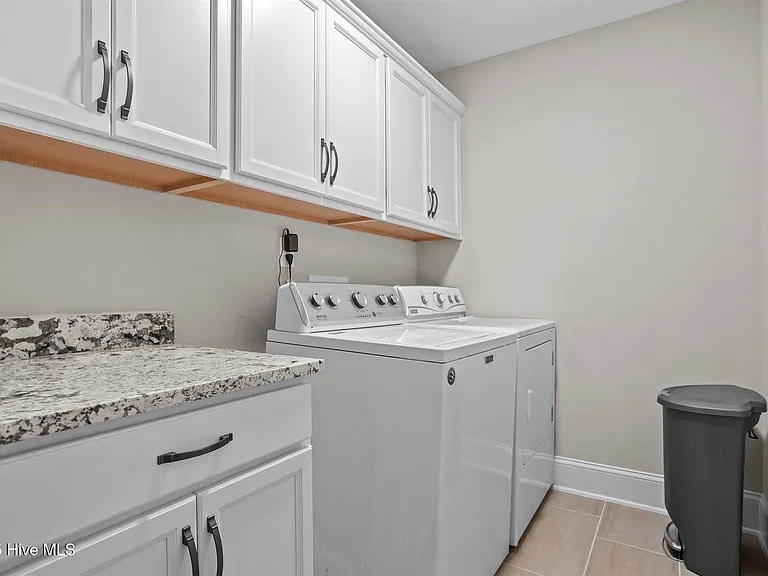 127 Lark Dr — Photo 30