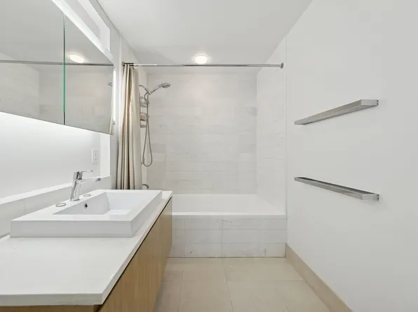 77 Hudson Street image 14 of 21