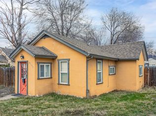 2293 Woodlawn St, Kelowna, BC V1Y 2T1