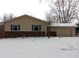 1813 Skyline Dr S, Burnsville, MN 55337
