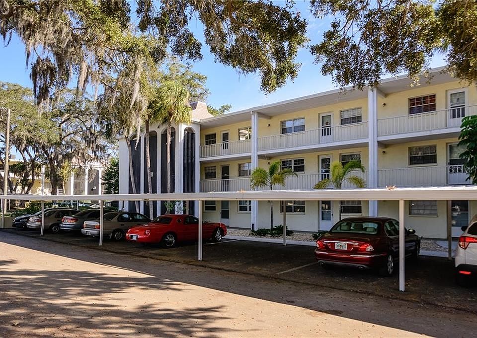 1st image of 821 De Leon Ct #201