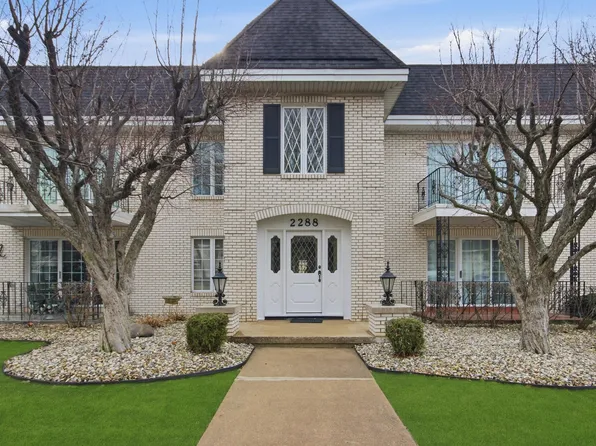 2288 Bordeaux Walk APT D2, Highland, IN 46322