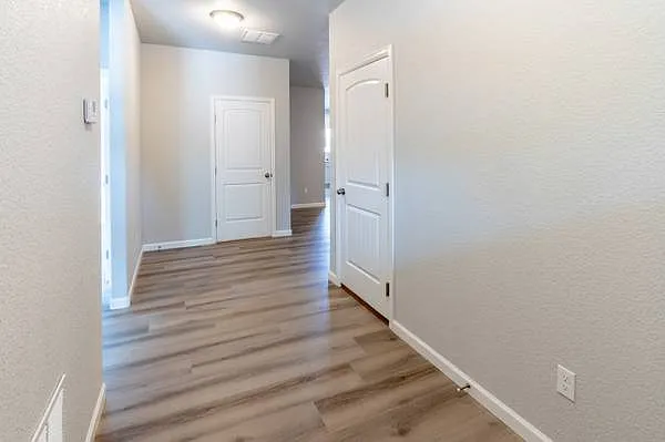 3 bed, 1601 sqft, $2,050 — Photo 3