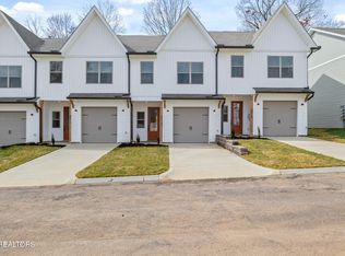 8413 Whisper Ln, Powell, TN 37849