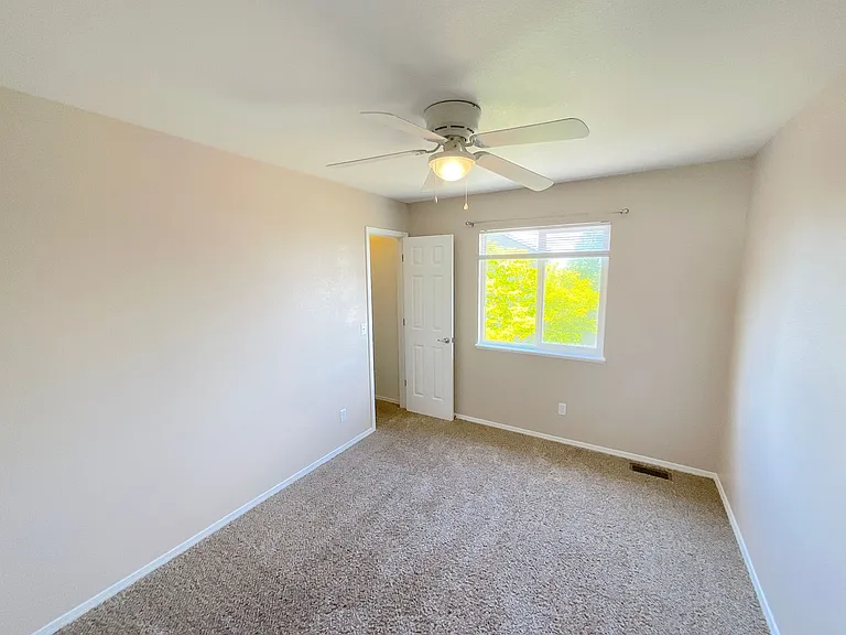 2579 Weyburn Way — Photo 31