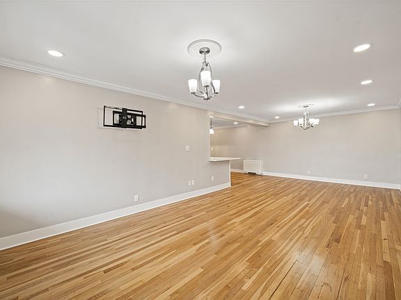 4th image of 70 W 32nd St APT 3A