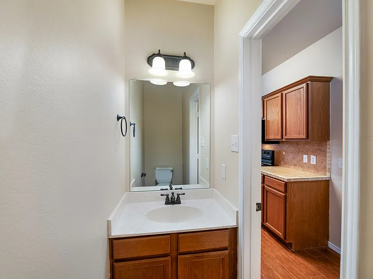 382 Armstrong Ln — Photo 12