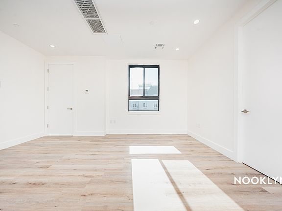 4th image of 570 Nostrand Ave #4A
