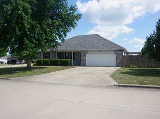 1430 E Stewart St, Bolivar, MO 65613
