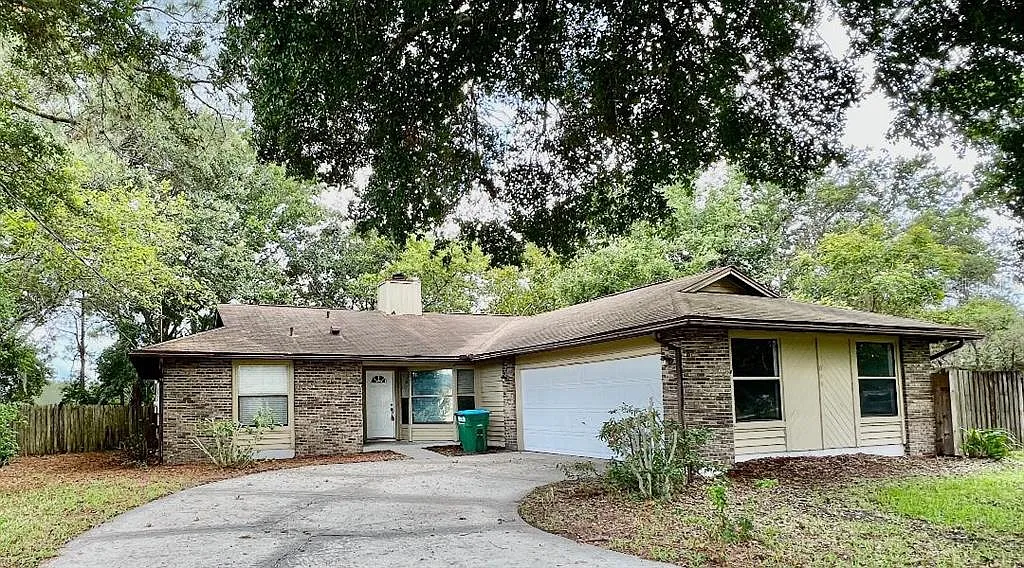 3 bed, 2.0 bath, 1466 sqft, $2,195 — Photo 1