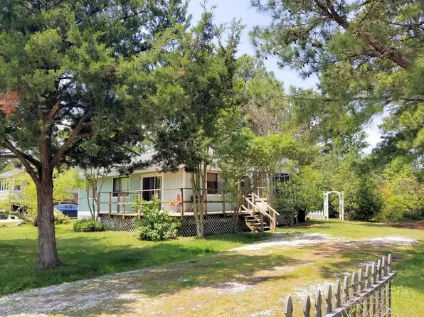 5323 N Hibiscus Dr, Chincoteague, VA 23336