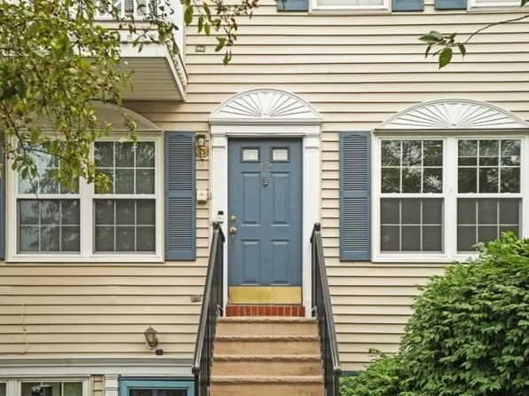 92 Callahan Ct, Newark, NJ 07103