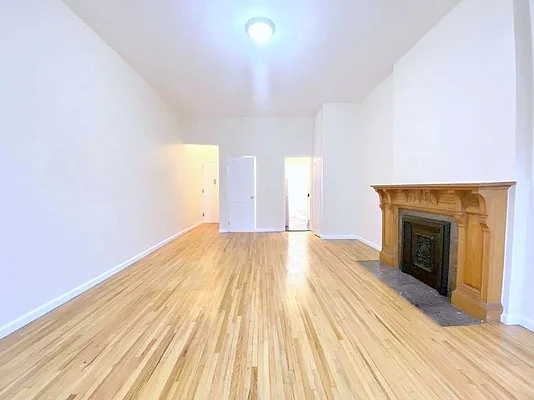 Rented by Manhattan Spaces | media 17