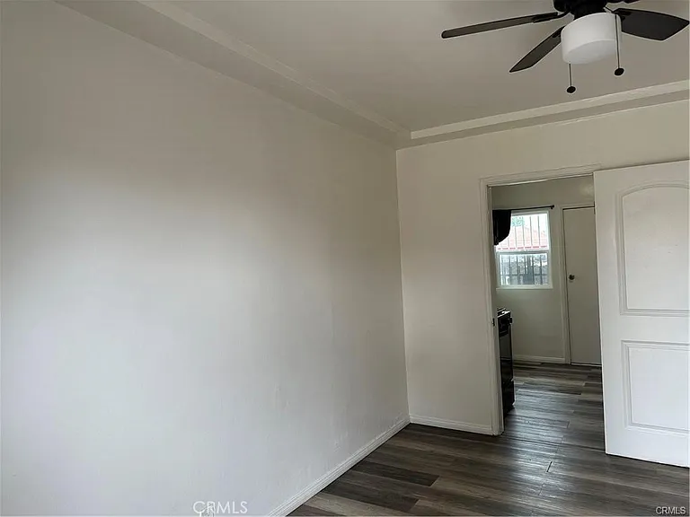 8803 S Hoover St — Photo 5