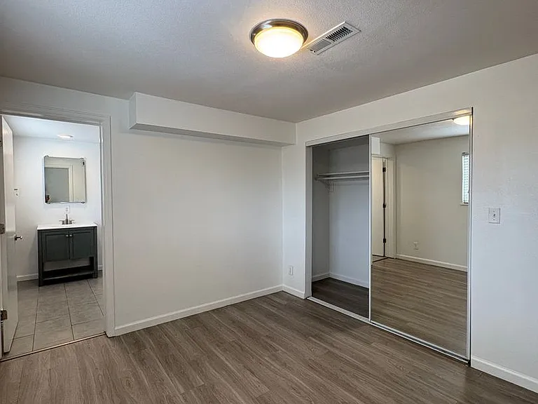 Lime Apartments — Photo 12