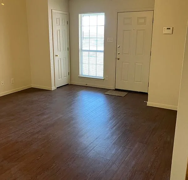 2606 Lucille Dr #B — Photo 2