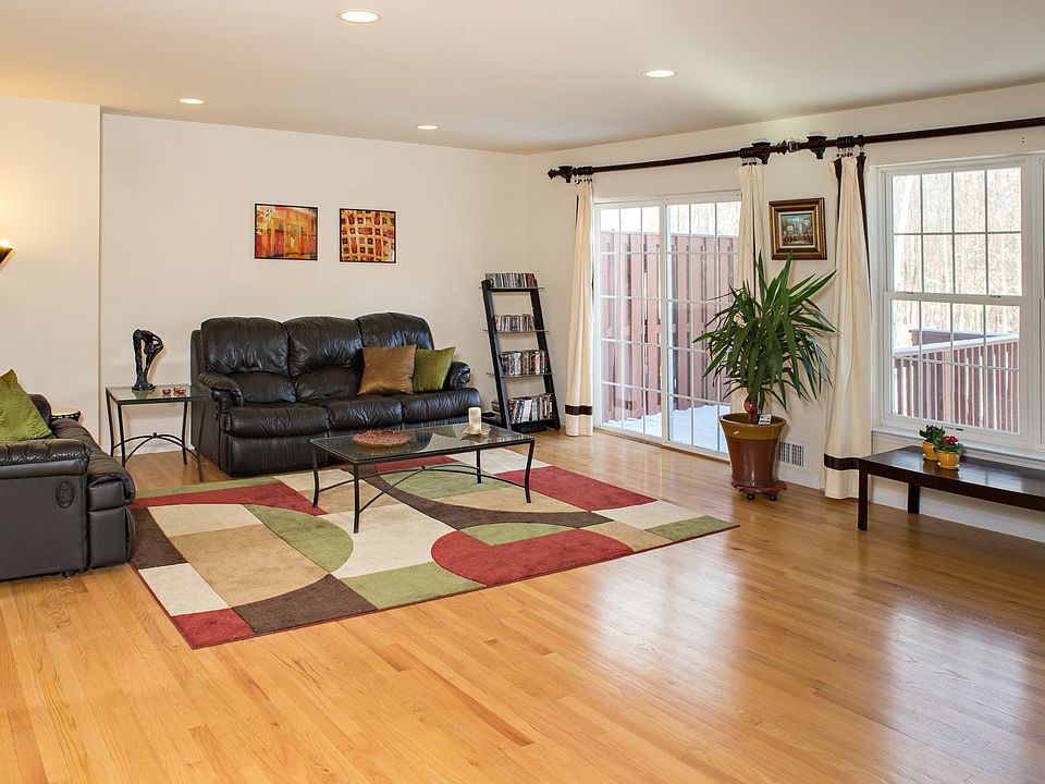 1st image of 309 Pinebrook Dr #309