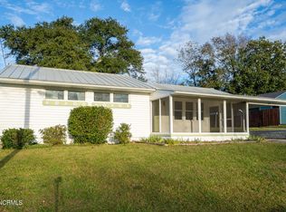 610 W Spring St, Swansboro, NC 28584
