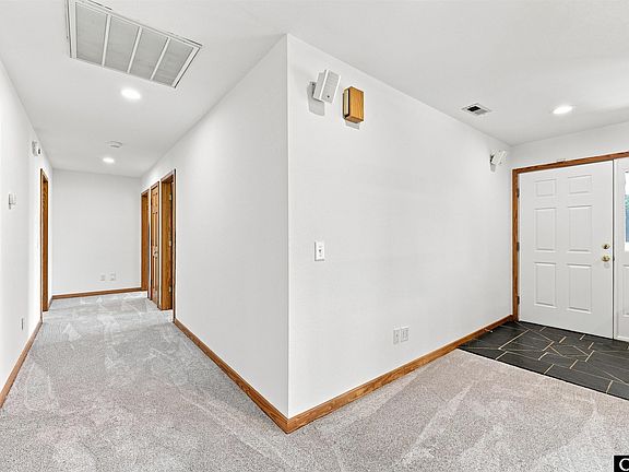 4th image of 104 Perrys Way Branch Rd
